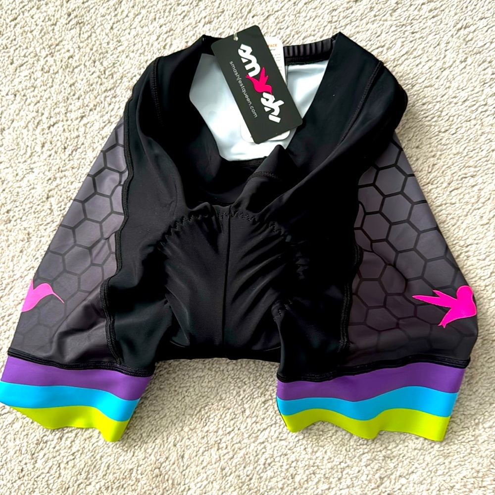 Women’s MEDIUM Smashfest Queen cycling short NWT